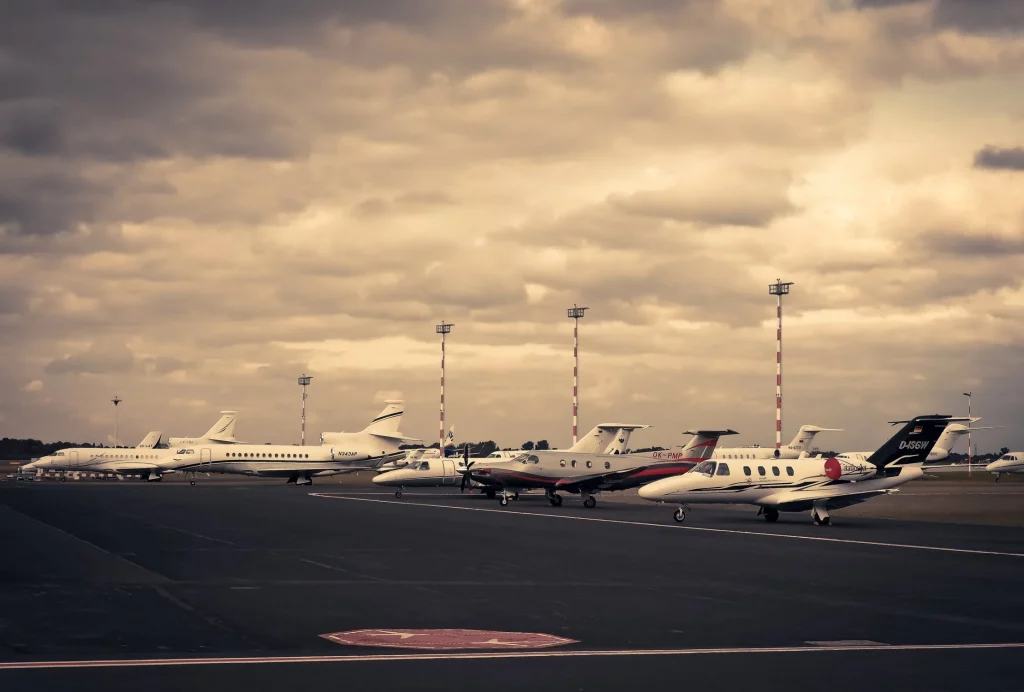 Aviões na pista
