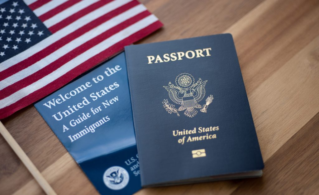 Passaporte com bandeira americana