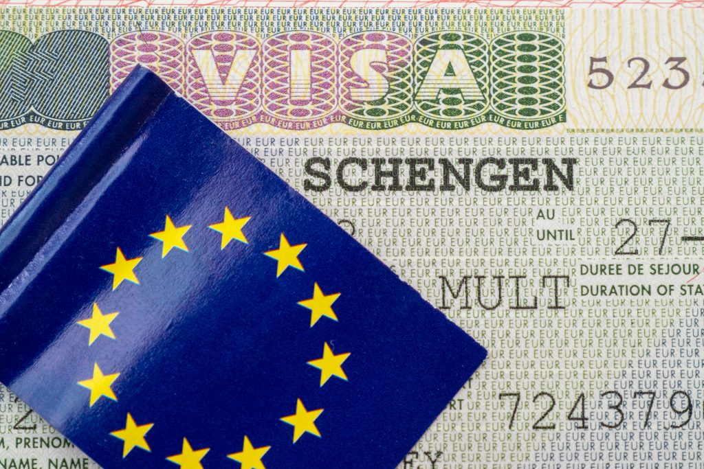Página de visto e bandeira da União Europeia